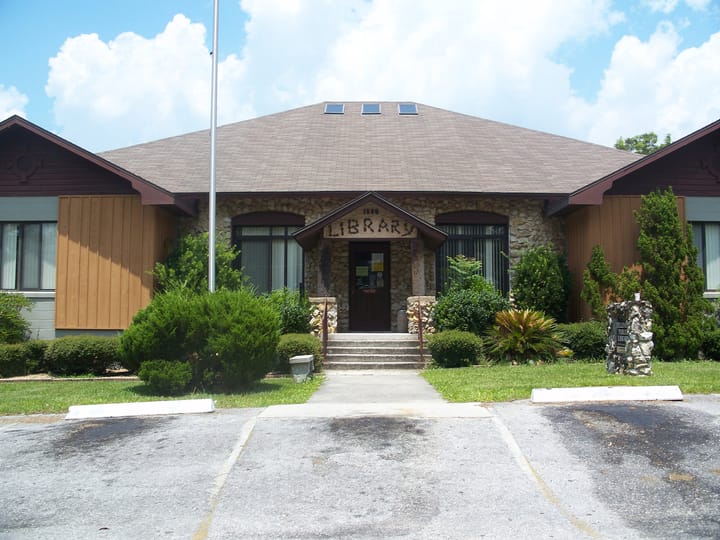 Picture of the Belleview Florida public library