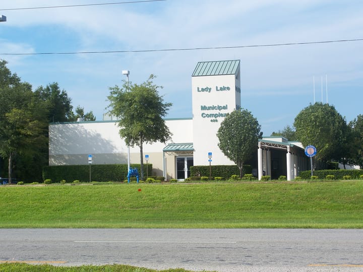 Picture of the Lady Lake Florida town hall