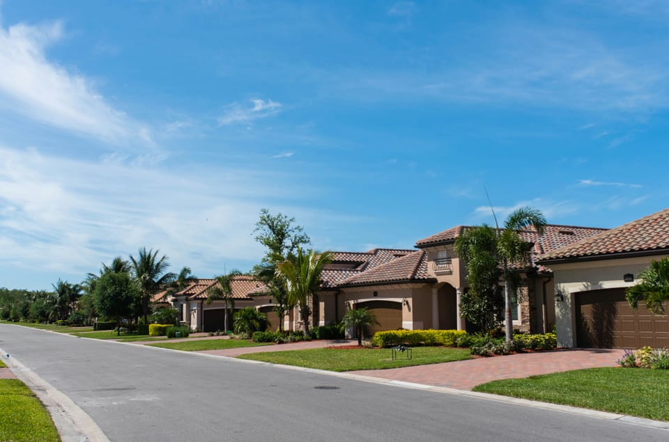 HOA vs. Non-HOA Communities in Ocala and Central Florida